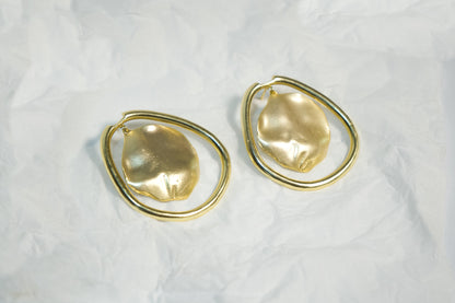 IRREGULAR HOLLOW DROPS