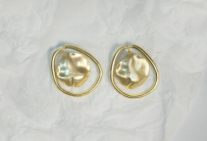 IRREGULAR HOLLOW DROPS