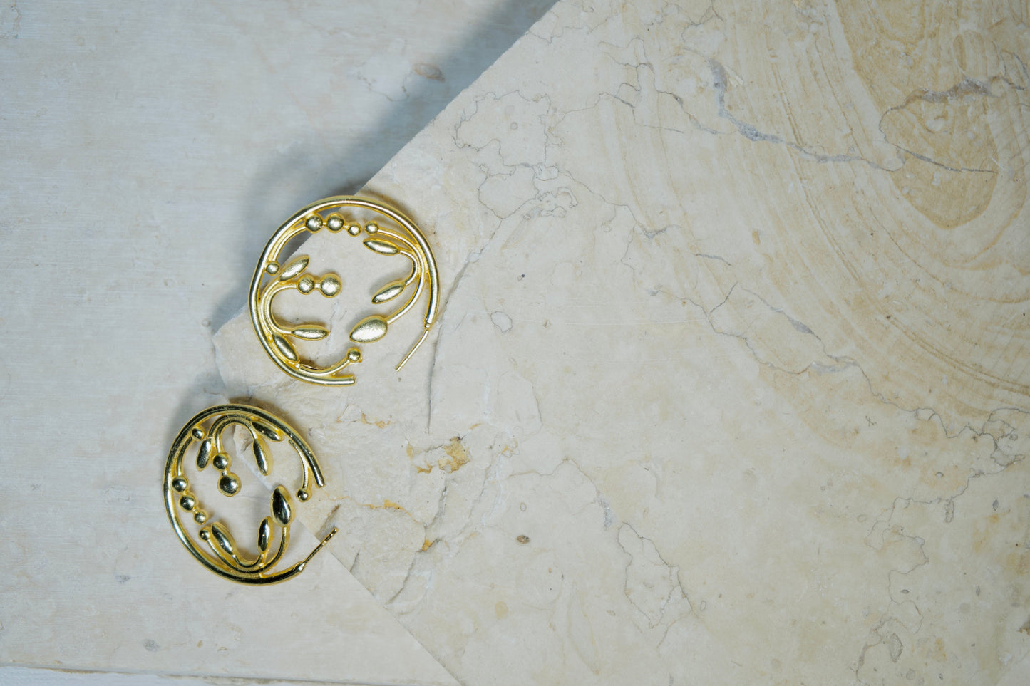 VINTAGE FLORAL HOOPS