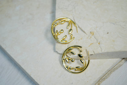 VINTAGE FLORAL HOOPS